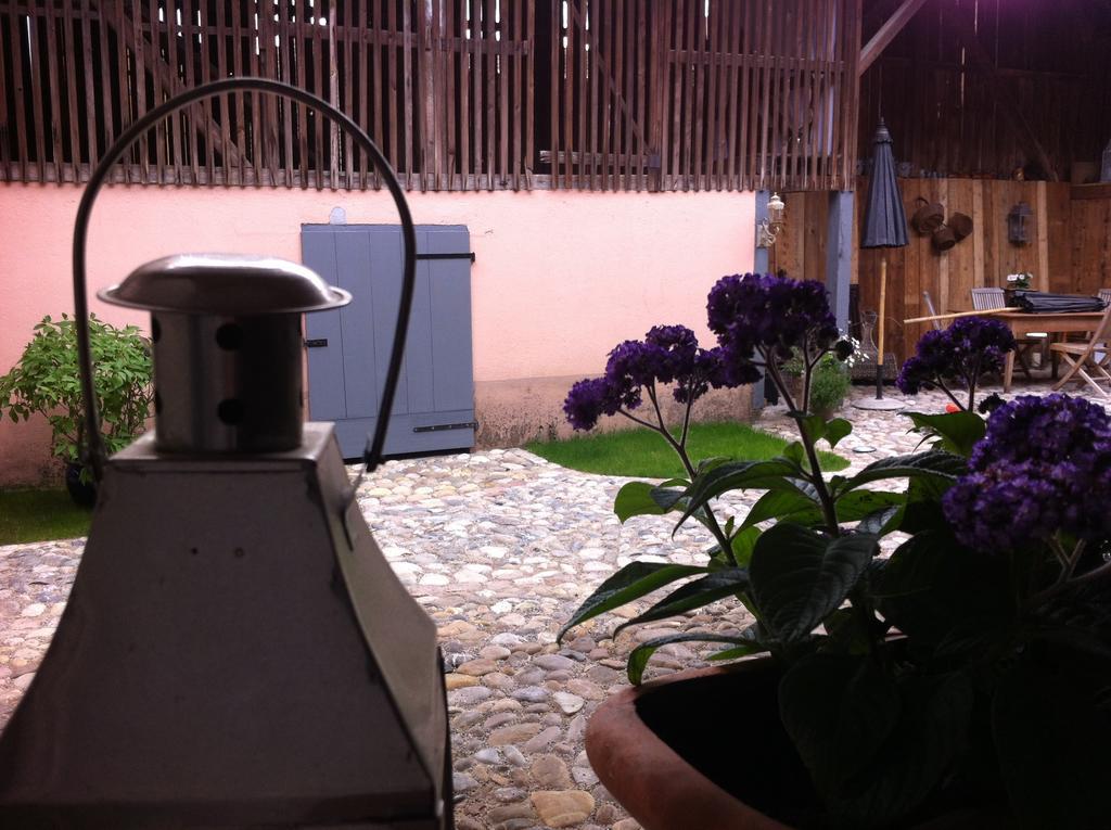Bed and Breakfast Coté Cour Bischwihr Colmar Exterior foto